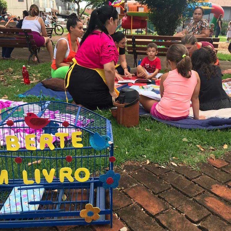 Piquenique E Brincadeiras Marcam Feira Arte Na Pra A Neste Domingo Em