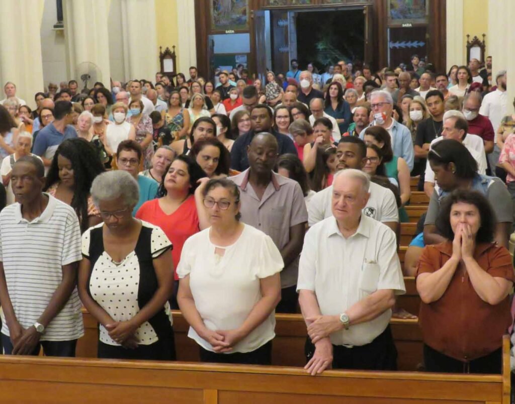 Posse do Padre Jonas reúne grande número de fiéis na Matriz de S. Sebastião