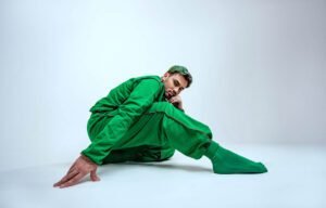 Bailarino valinhense soma 10 anos de palco e já competiu fora do Brasil