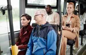 Idosos com mais de 60 anos voltam a ter gratuidade nos ônibus intermunicipais