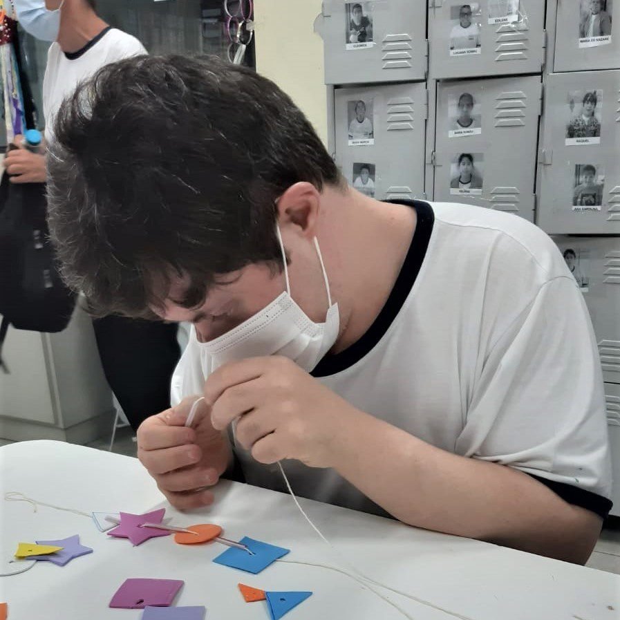 Assistidos a APAE de Valinhos preparam fantasias para o carnaval