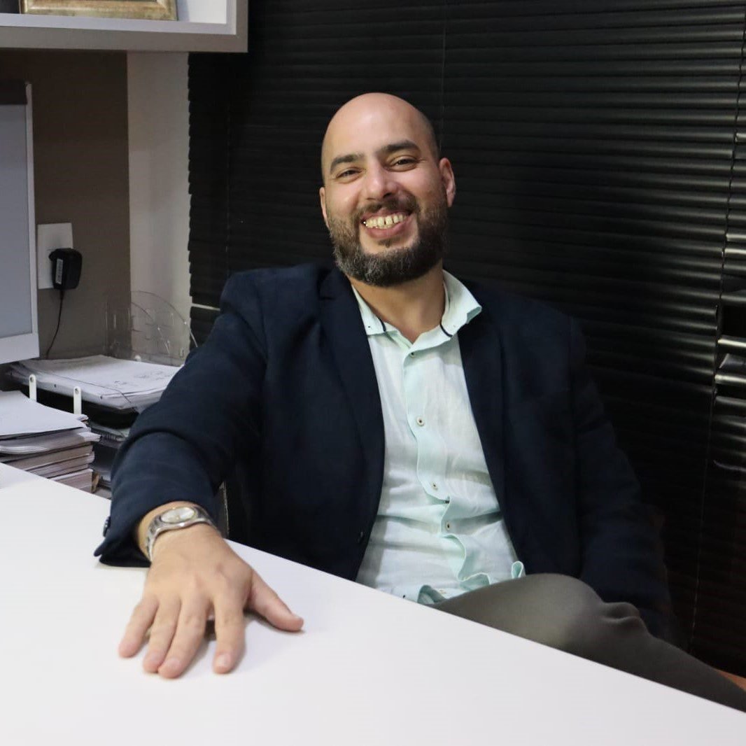 Fisioterapeuta valinhense gosta de jogar vôlei e fazer Yakisoba