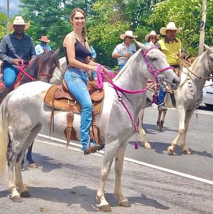 Valinhense herda do avô amor por cavalos e já participou de 20 romarias