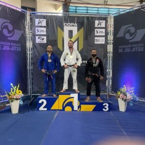 Lutador valinhense fatura ouro em campeonato de jiu-jitsu em Itu
