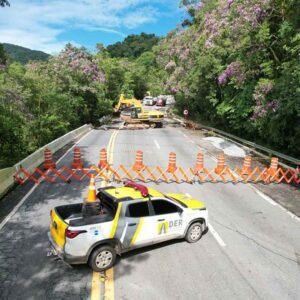 DER aponta alternativas para motoristas saírem do litoral norte