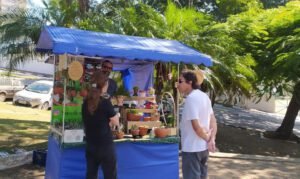 A tradicional “Feira Arte na Praça” tem neste domingo, dia 5, às 9 horas, na praça Washington Luiz, o primeiro evento do ano com diversas atrações. Segundo informações da prefeitura de Valinhos, por meio da Secretaria da Cultura, o evento teve um período de pausa devido às festas de final de ano e a 72ª Festa do Figo e a 27ª Expogoiaba.