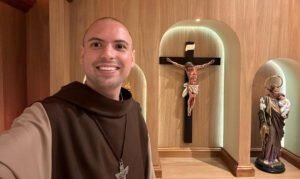 Frei Gilson se apresenta na Associação do Senhor Jesus em Valinhos