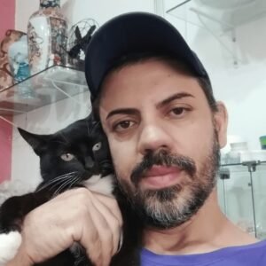 Alexandre e a sua gata Pretinha