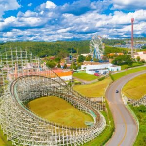 Hopi Hari terá ingressos gratuitos para mulheres durante o mês de março