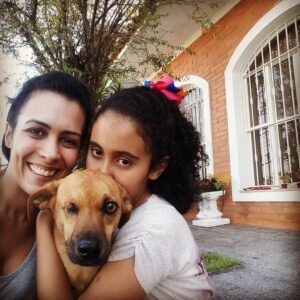 Max foi adotado por Adriana após ser vítima de maus-tratos