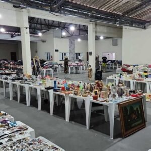 Bazar tem grande variedade de itens nesta 4ª em Valinhos