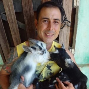 Valinhense quer apresentar as cabras Tião e Suzy para crianças em escolas