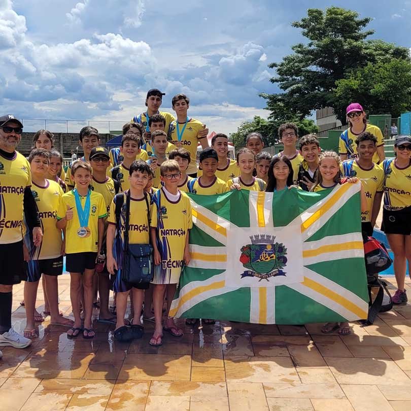 Nadadores de Valinhos ganham 19 medalhas na 1ª competição do ano