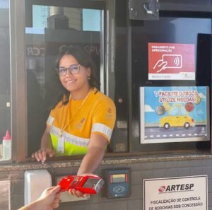 91 praças de pedágio de SP já aceitam pagamento com cartão