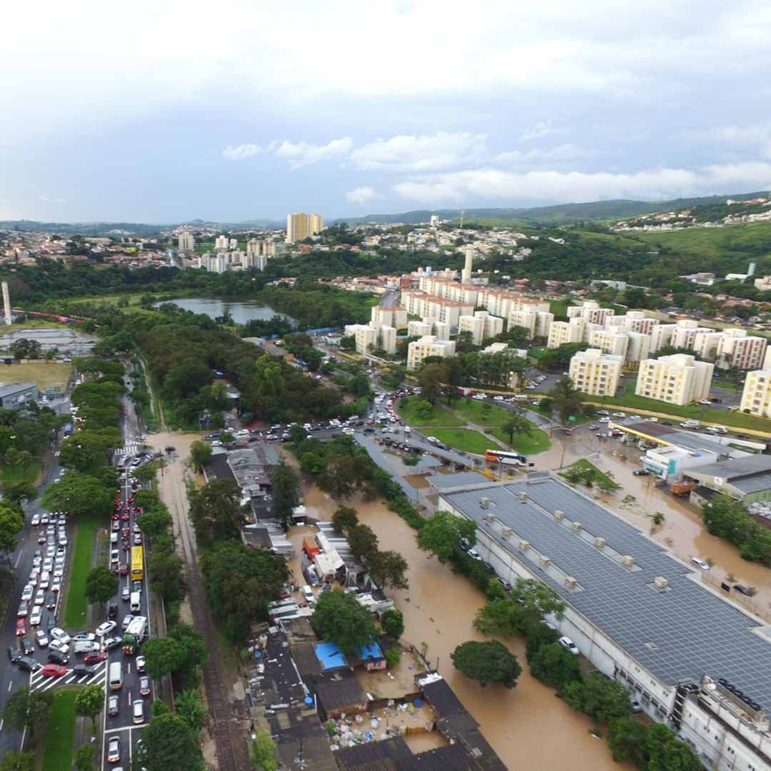 Chuva despejou Valinhos 98 litros de água por m2 em 4 horas