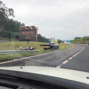 Placa luminosa de orientação é instalada na Rod. dos Agricultores