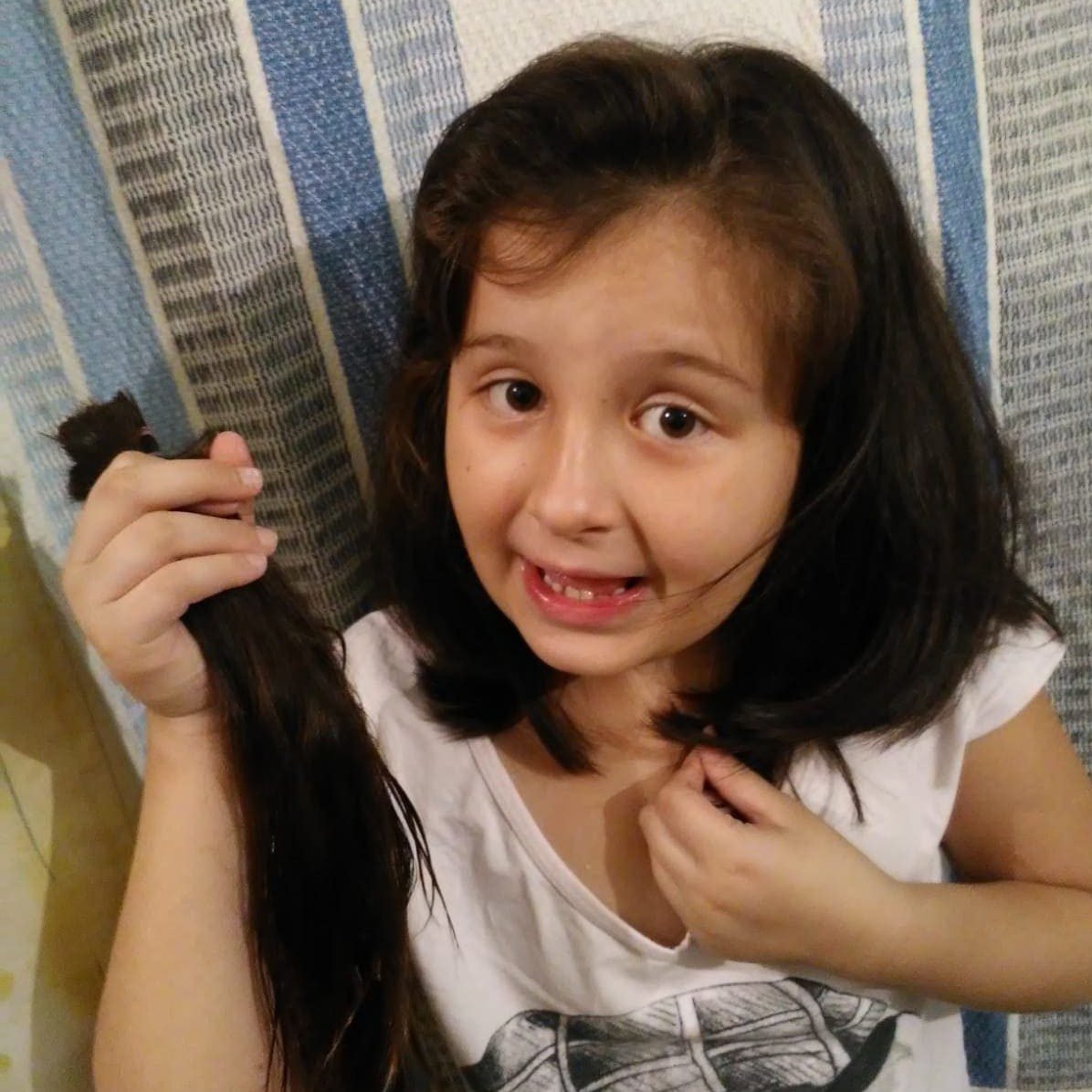 Valinhense de 10 anos corta 30 cm de cabelo para doar a crianças com câncer