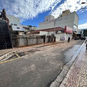 Rua Cândido Ferreira, no Centro de Valinhos, terá novos prédios comerciais