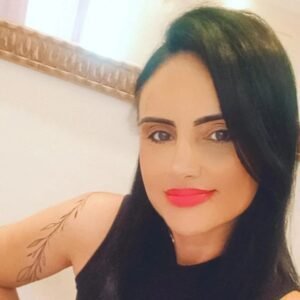 Após divórcio, valinhense se reencontra como tatuadora para mulheres