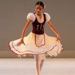 Bailarina mirim valinhense de 12 anos já venceu competição na Argentina