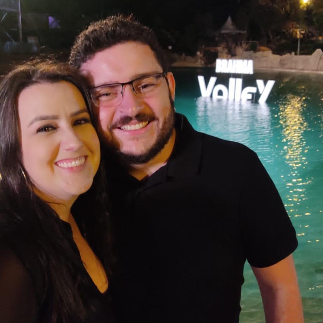 Valinhense é pedida em casamento durante show da dupla Jorge e Mateus