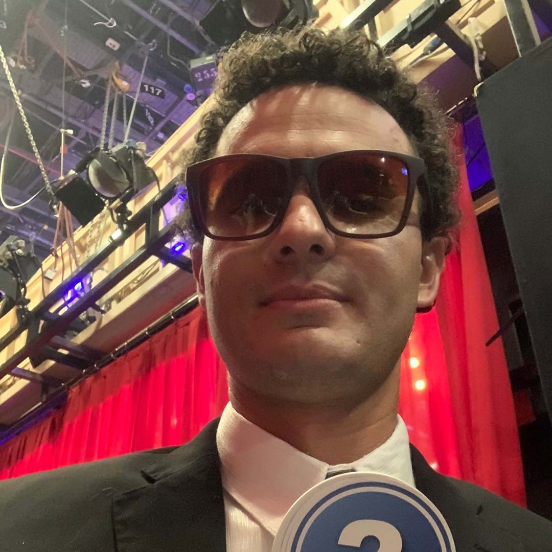 Valinhense ganha concurso no Ratinho como sósia de Marco Luque