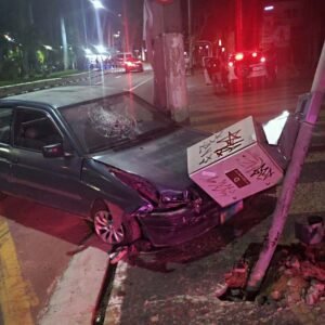 2 pessoas sofrem escoriações em batida de carro em Valinhos