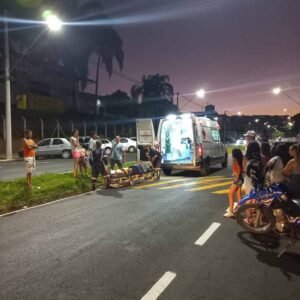 Motociclista fica ferido após acidente na frente do CLT em Valinhos