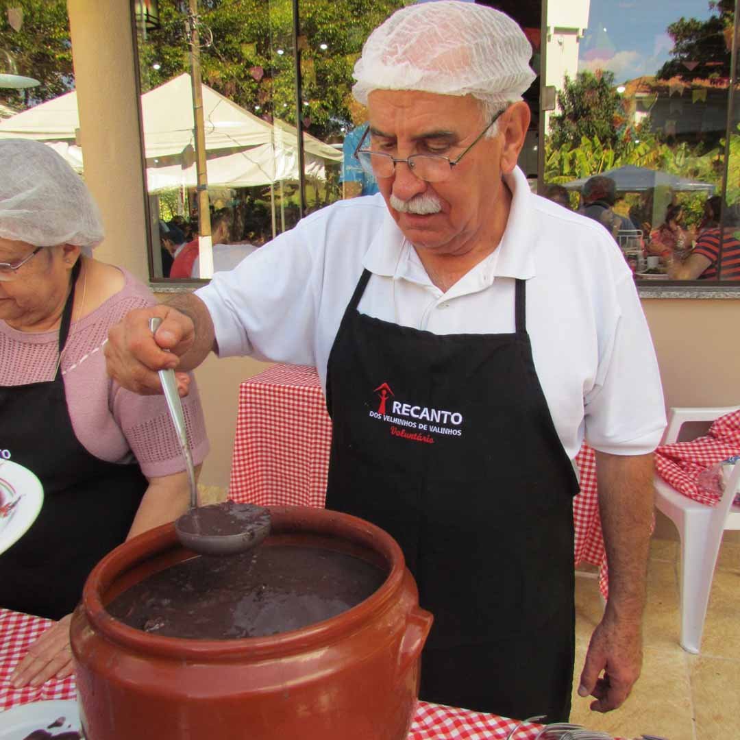 Recanto dos Velhinhos de Valinhos vende convites para tradicional feijoada