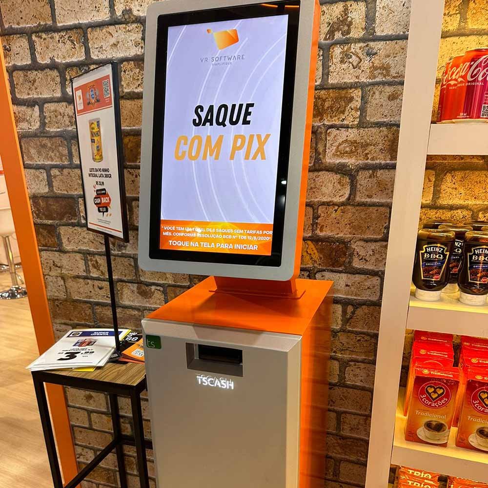 Empresa de Valinhos mostra caixa para “Saque PIX” na Apas Show em SP