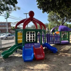 Praças de Valinhos recebem novos brinquedos inclusivos