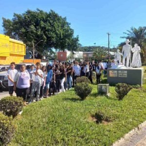 Alunos da rede municipal participam de passeio turístico por Valinhos