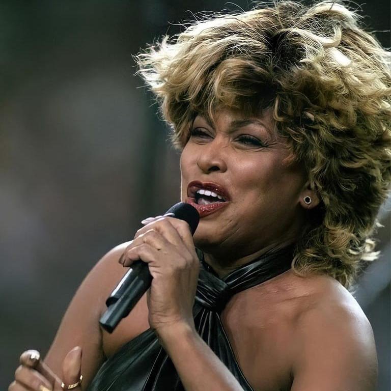 Lenda do rock, cantora Tina Turner morre aos 83 anos