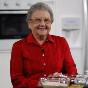 Cozinheira Palmirinha morre aos 91 anos