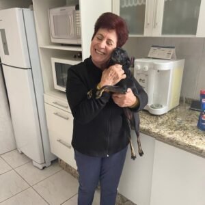 Cadelinha Pity é a companhia diária da valinhense Ines Iamarino