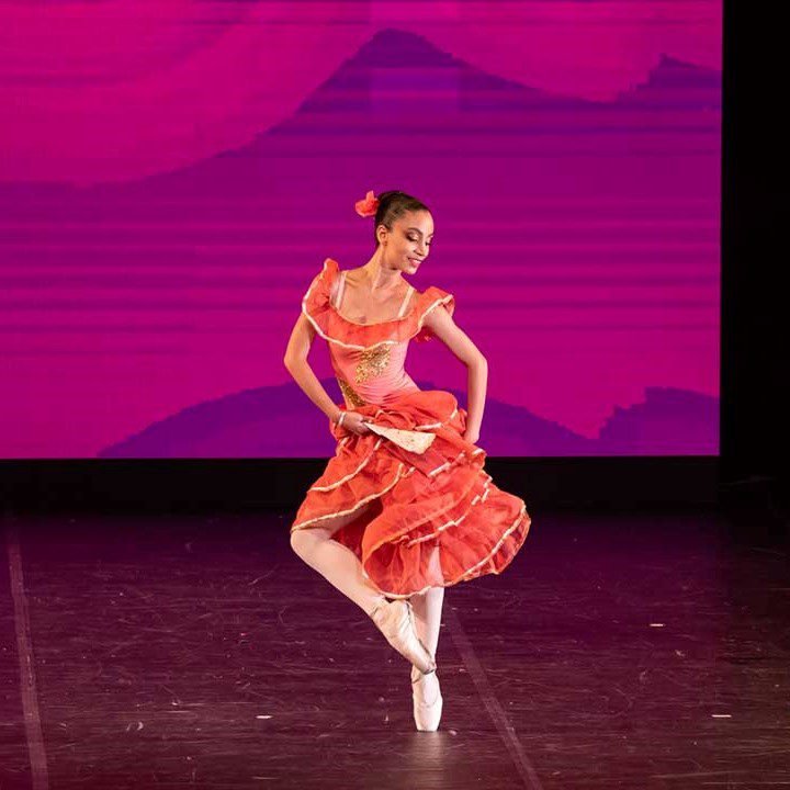 Valinhense Beatriz já ganhou 1º lugar em festival de dança em Mongaguá