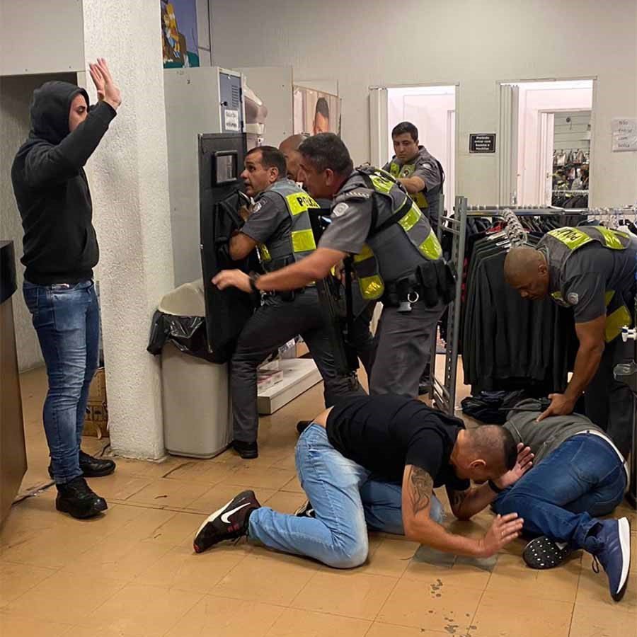 PM's e helicóptero Águia participam de simulado de roubo em Valinhos