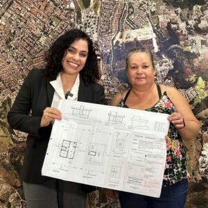 1ª planta e licença de obra gratuitas são entregues para família de Valinhos
