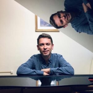 Valinhense Thito Camargo mora nos EUA e integra o grupo "Miamibloco"