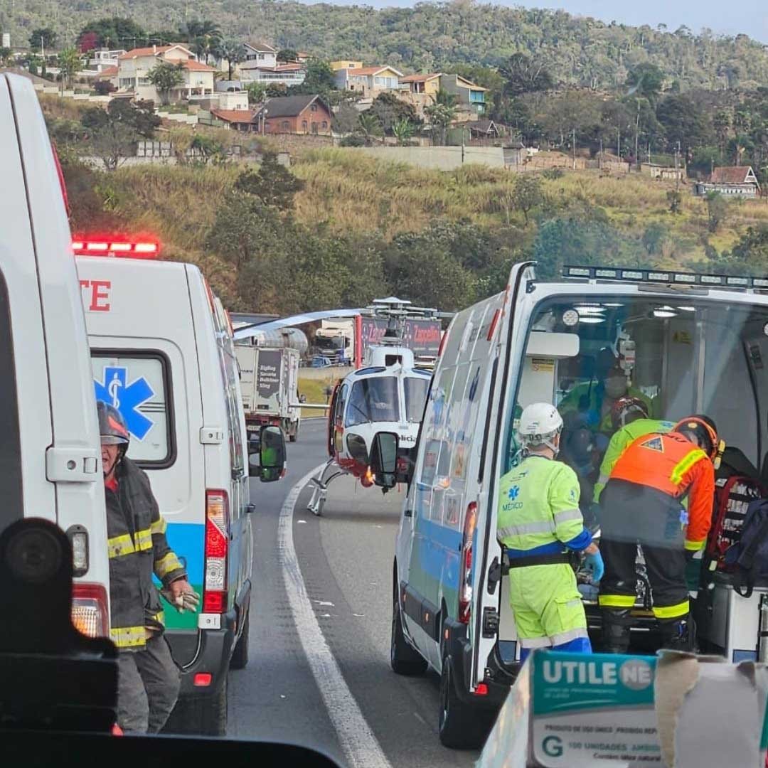 Acidente com 6 veículos deixa 10 feridos na Rod. Dom Pedro em Valinhos