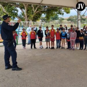 GCM de Valinhos orienta futuros bombeiros mirins sobre soltura de pipas