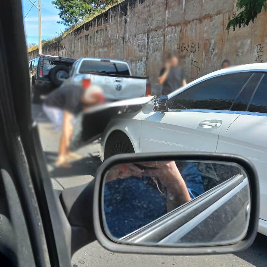 Rod. Guilherme Mamprim registra acidente com 3 veículos em Valinhos