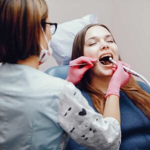 Refugiados que moram em Valinhos terão assistência odontológica neste sábado