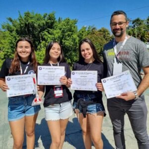 Alunas do Sesi de Valinhos ganham 2º lugar em mostra de foguetes