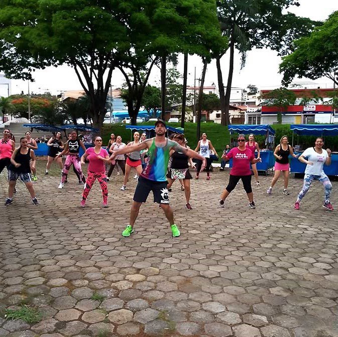 "Feira Arte na Praça" em Valinhos tem aula de zumba neste domingo