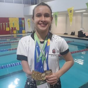 Nadadora valinhense Maju Bueno ganha 5 ouros nas Paralimpíadas Escolares de São Paulo