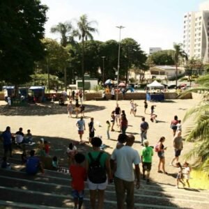 Aula de dança com flashback é destaque na “Feira Arte na Praça” neste domingo em Valinhos