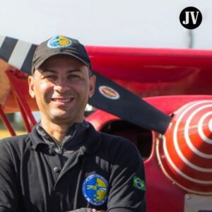 Piloto de Valinhos participa de show aéreo em Mogi Mirim