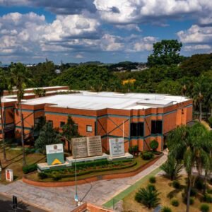 Concurso da Câmara de Paulínia abre 8 vagas com salário de até R$ 13,5 mil