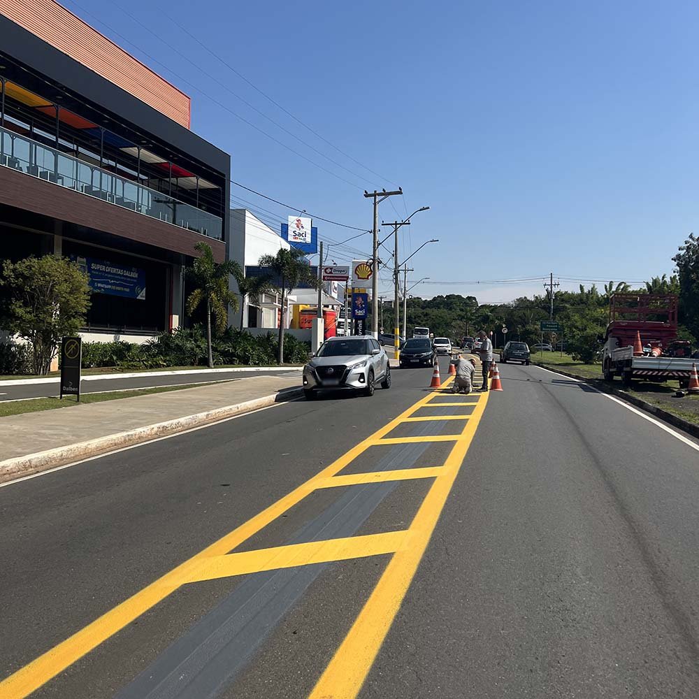 "Pirulitos" serão colocados de novo em trecho da Av. Invernada em Valinhos